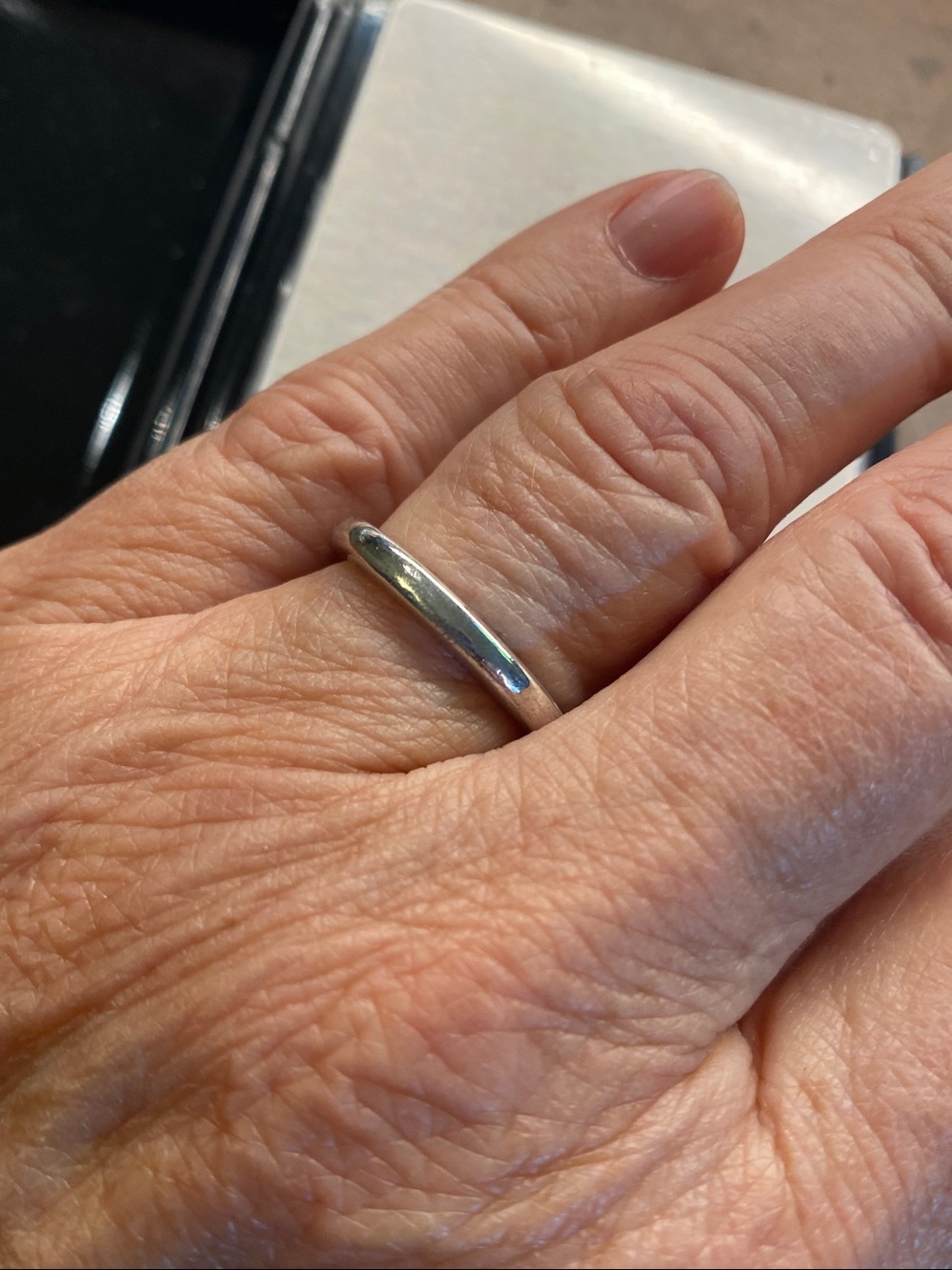 Sterling Silver Comfort Fit Band Ring Size 7.75 Unmarked 3.2g